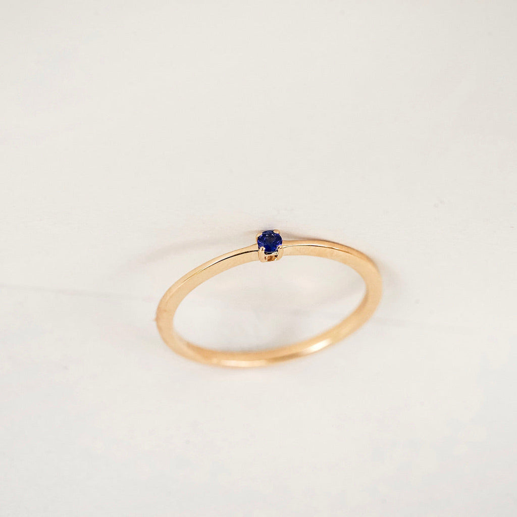 Essential Spring 18K Rosegold Ring w. Sapphire