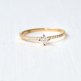 Taruva 18K Gold Ring w. Diamonds