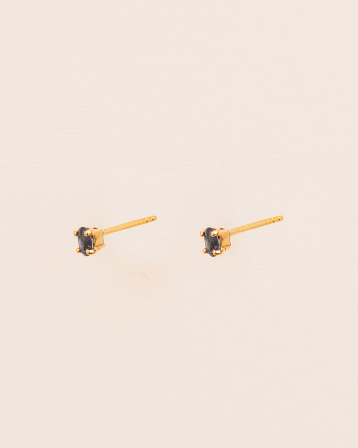 18K Gold Studs w. Blue Topaz