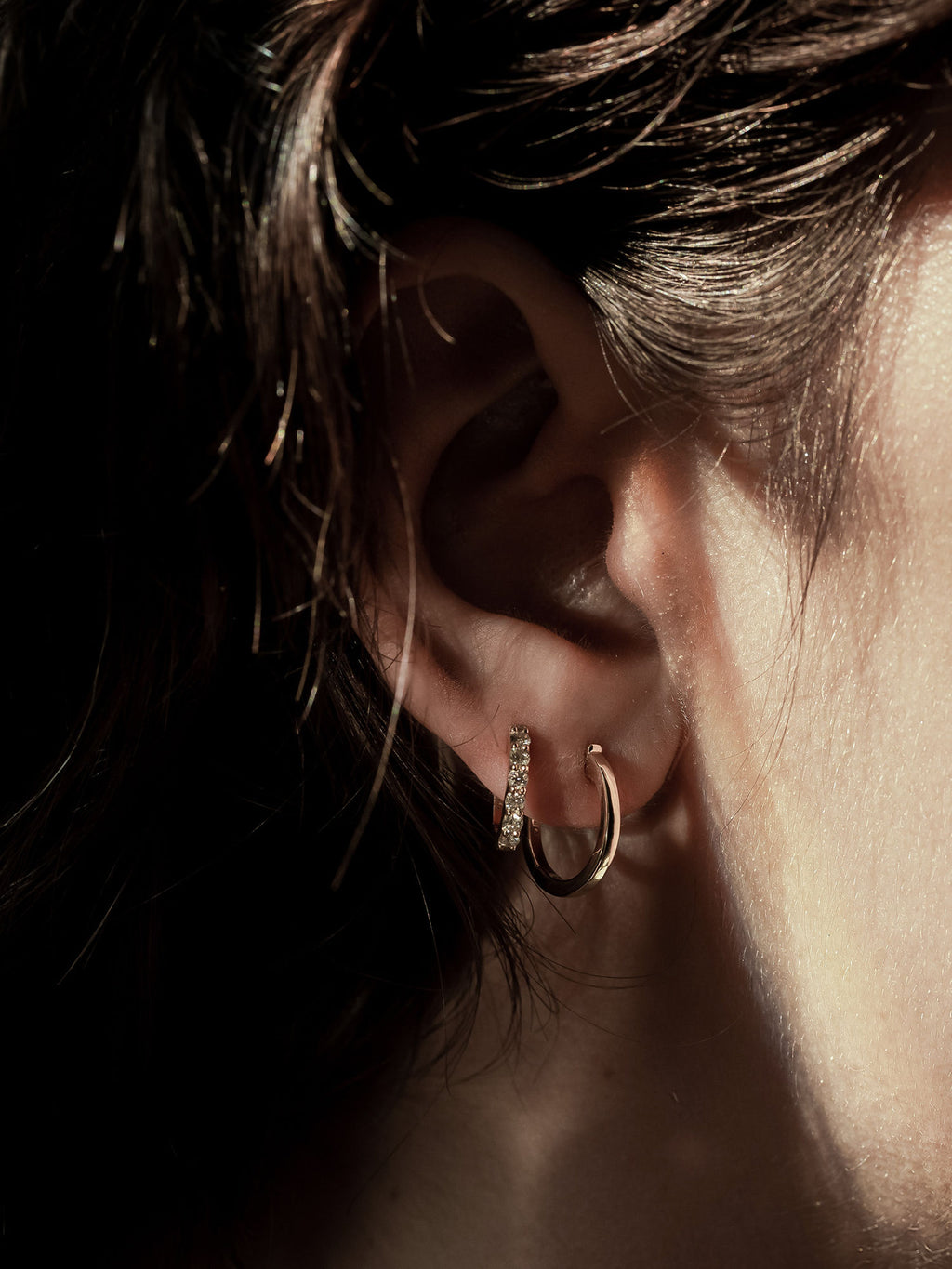 Diamond 0.18 14K Gold, Whitegold or Rosegold Huggie w. Diamonds