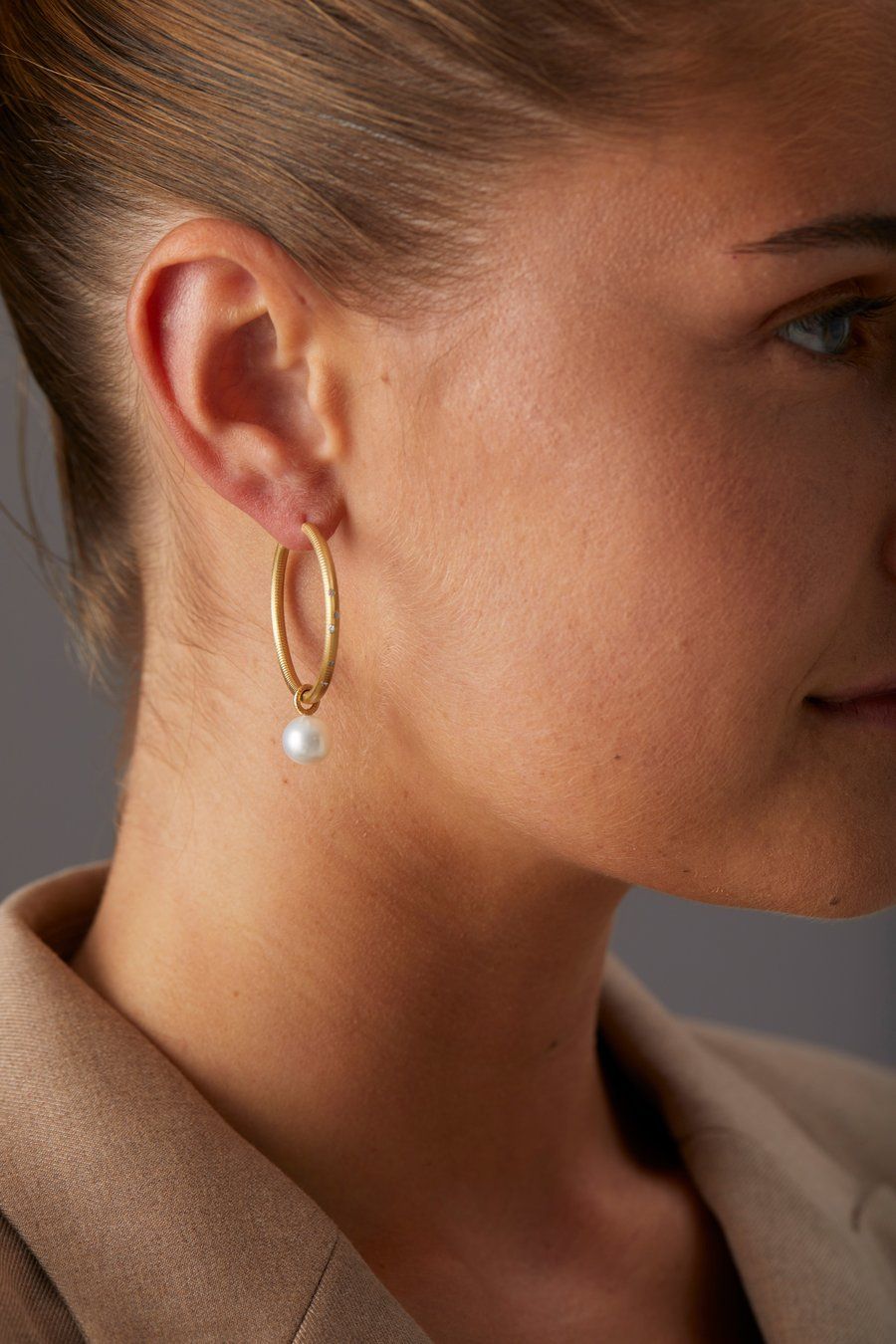 Large Esme 18K Gold Hoops w. Diamonds