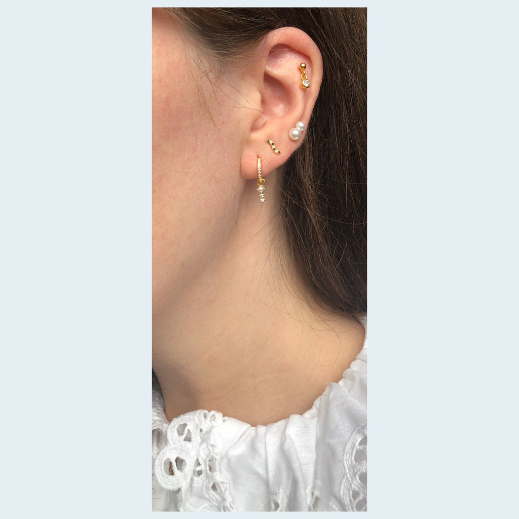 Wave 18K Gold Plated Stud w. Black Zirconia