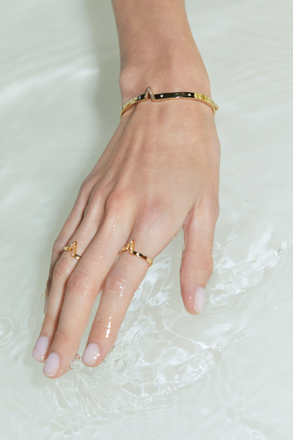 V Pave 18K Rosegold Bracelet w. Lab-Grown Diamonds