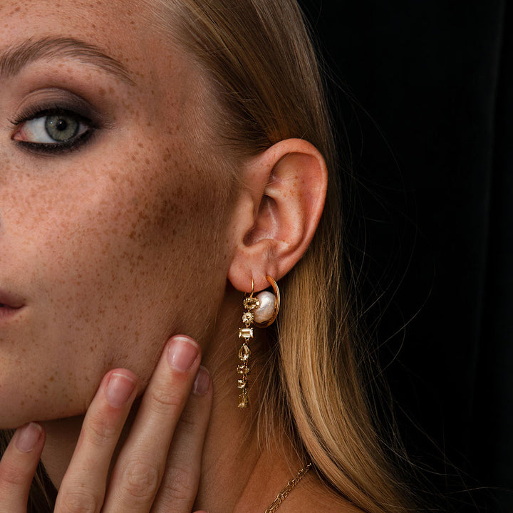 Unicorn 18K Gold Plated Hoops 2cm w. Baroque Freshwater Pearls