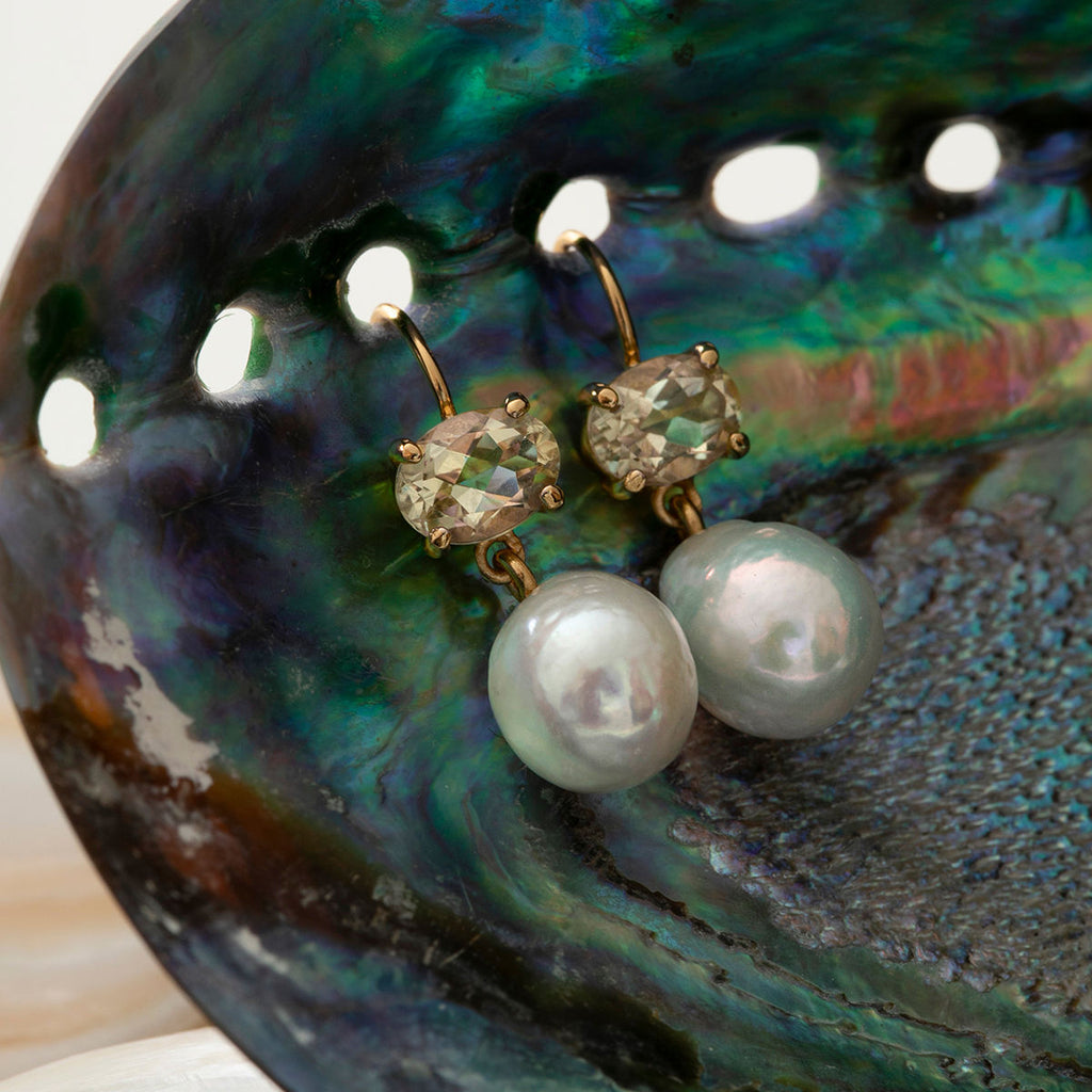 Unicorn 18K Gold Plated Earrings w. oval cut Quartz & Pearls