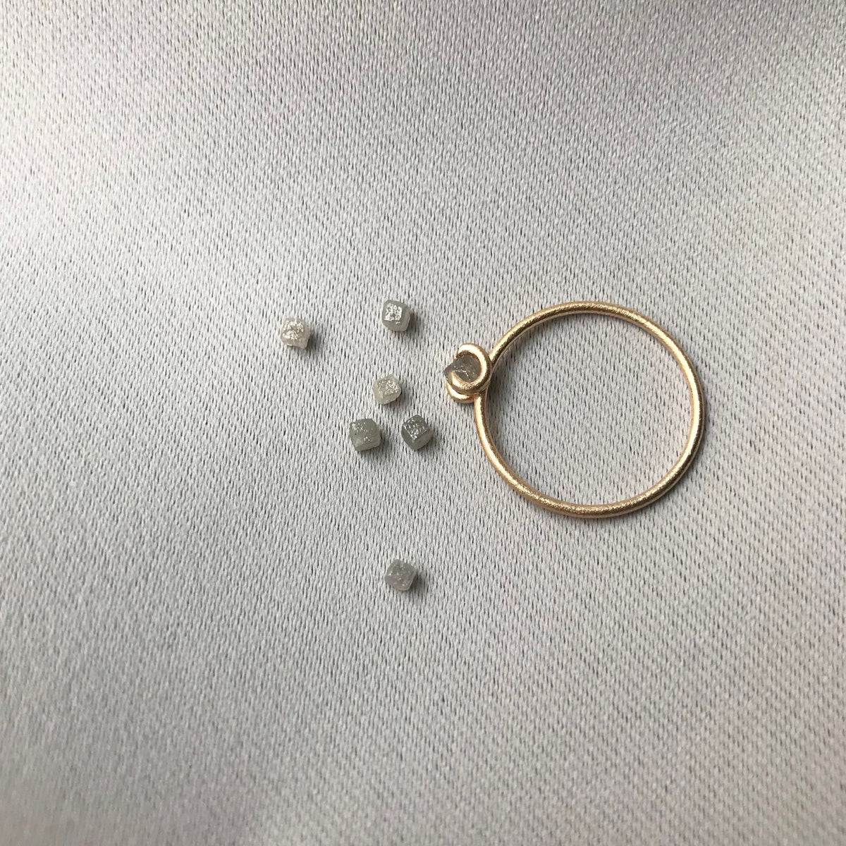 GLOW Rough 14K Gold Ring w. Diamond