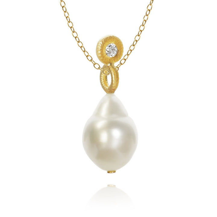 Glory Balance 18K Gold Pendant w. Diamond & South Sea Pearl