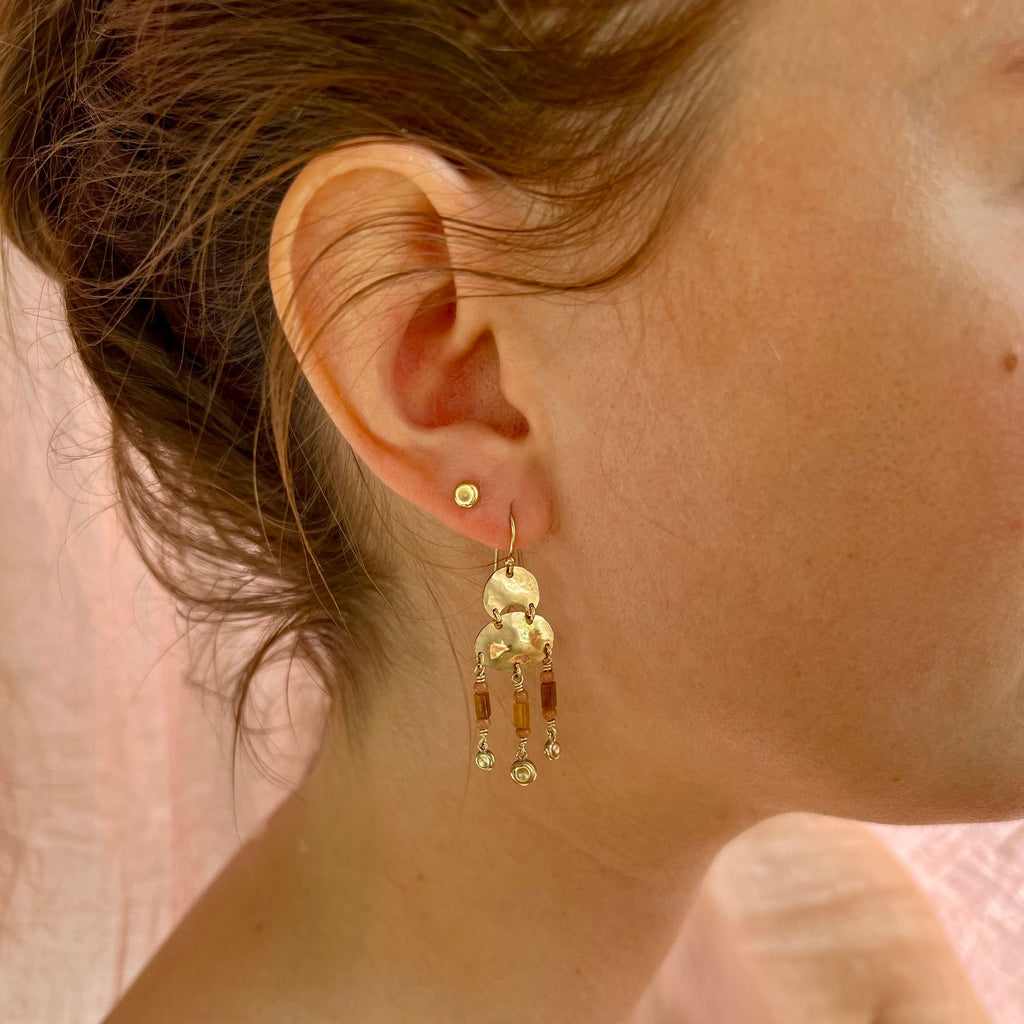 Gisella 14K goldbesetzter Ear Hook I Tigerauge  & Vintage Glasperle