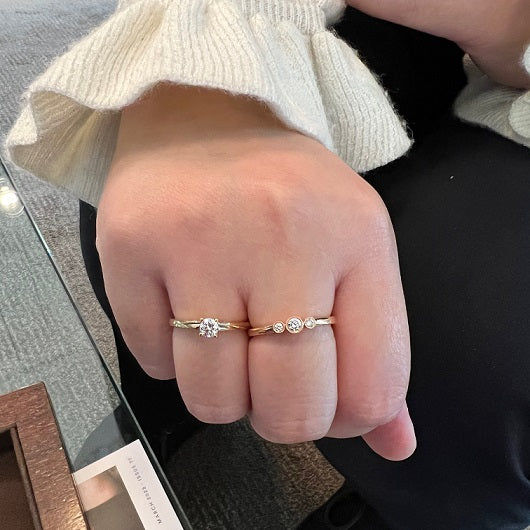 Unity Goldring aus 18K Rosegold- oder Weißgold I Diamanten