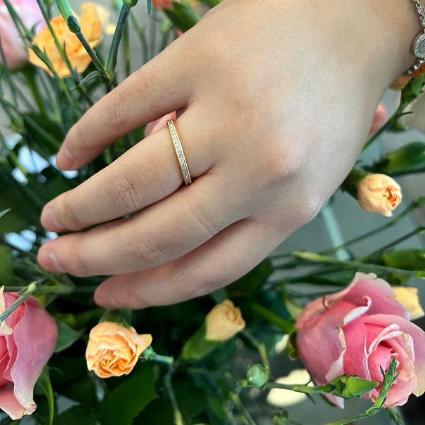 Eternity Narrow Goldring aus 18K, Rosegold- oder Weißgold I Diamanten