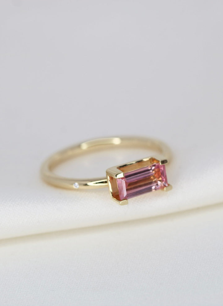 Ro Nord Rosa Goldring aus 18K I Turmalin & Diamant