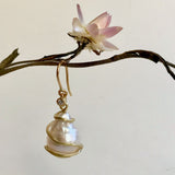 Dressed pearl Earring