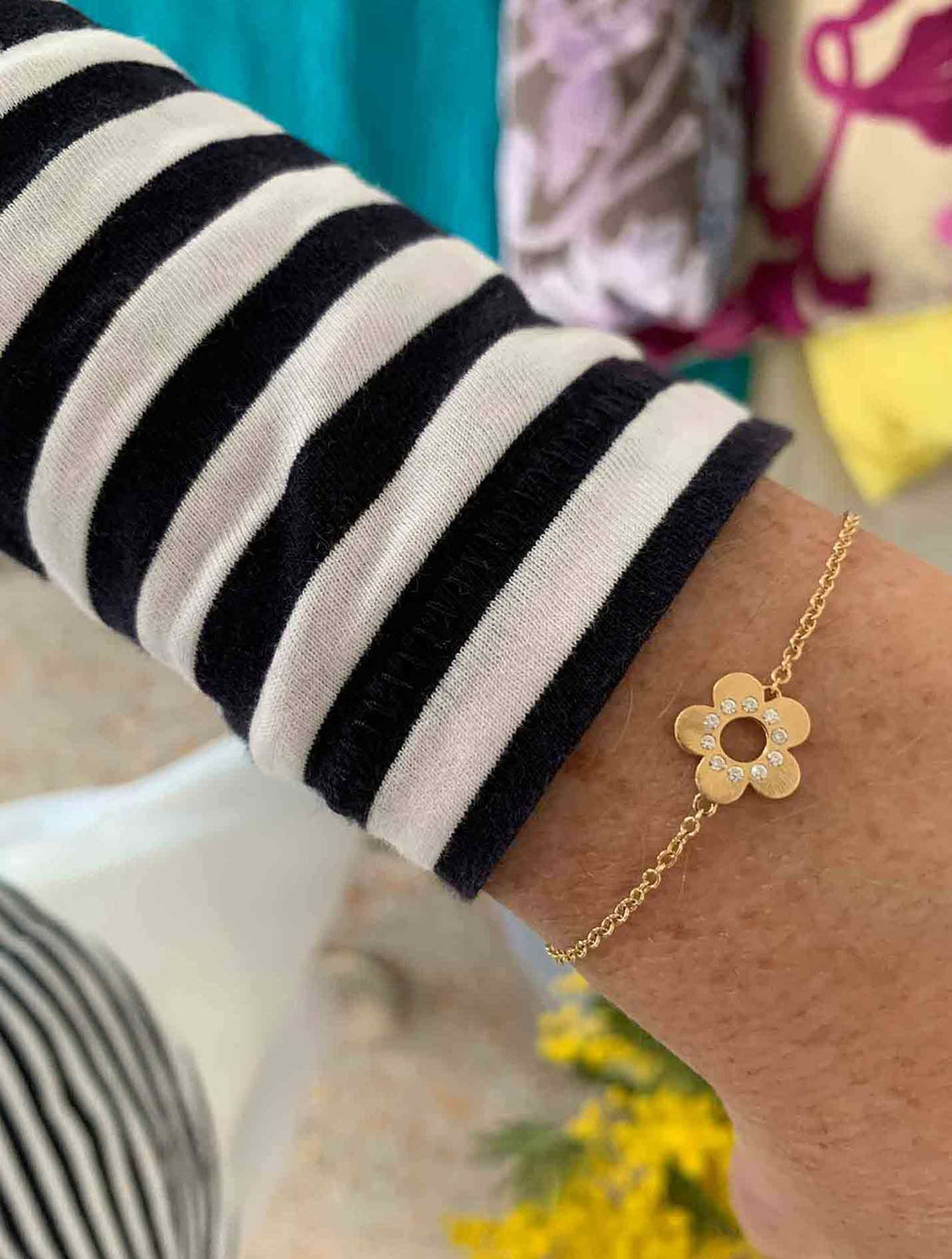 Flower Power 18K Gold Bracelet w. Diamonds