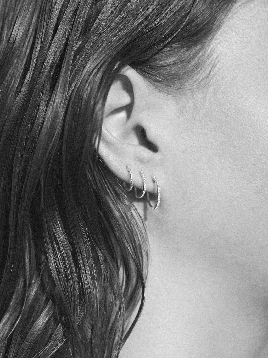 Black Collection Huggie 002