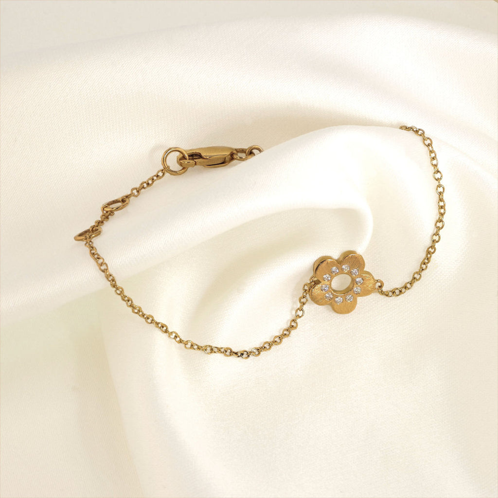 Flower Power 18K Gold Bracelet w. Diamonds