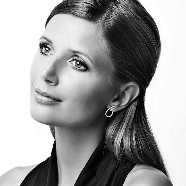 Small Kharisma 18K Whitegold Earrings w. Diamonds