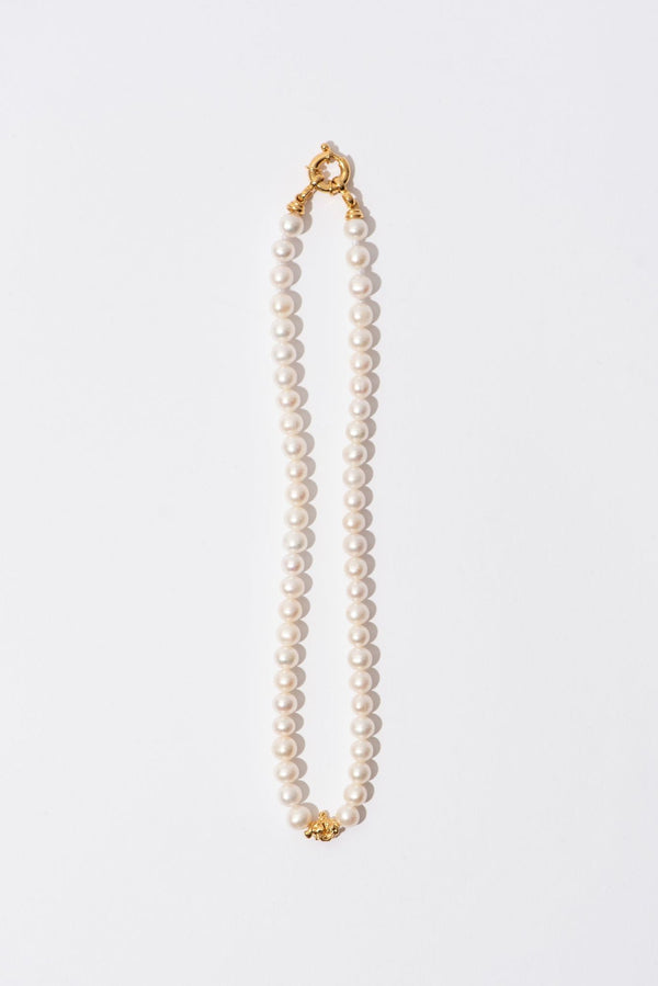 The Classic Small Gold Plated Necklace w. Pearls