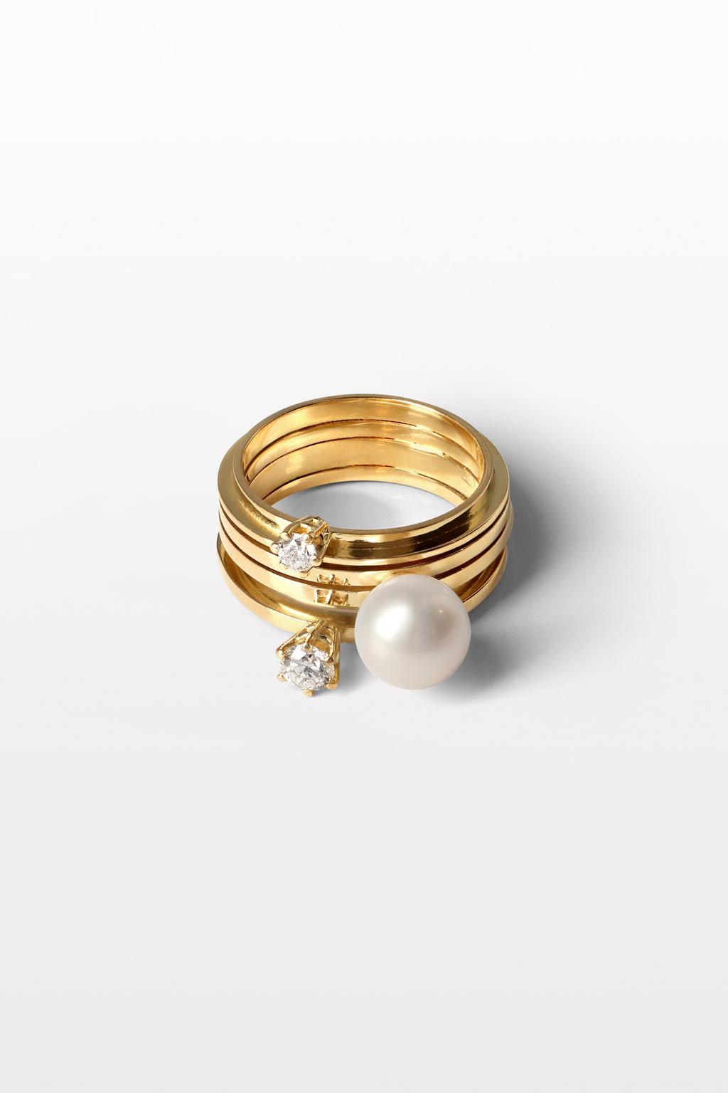 Lustre 03 18K Gold Ring w. Diamonds & Pearl