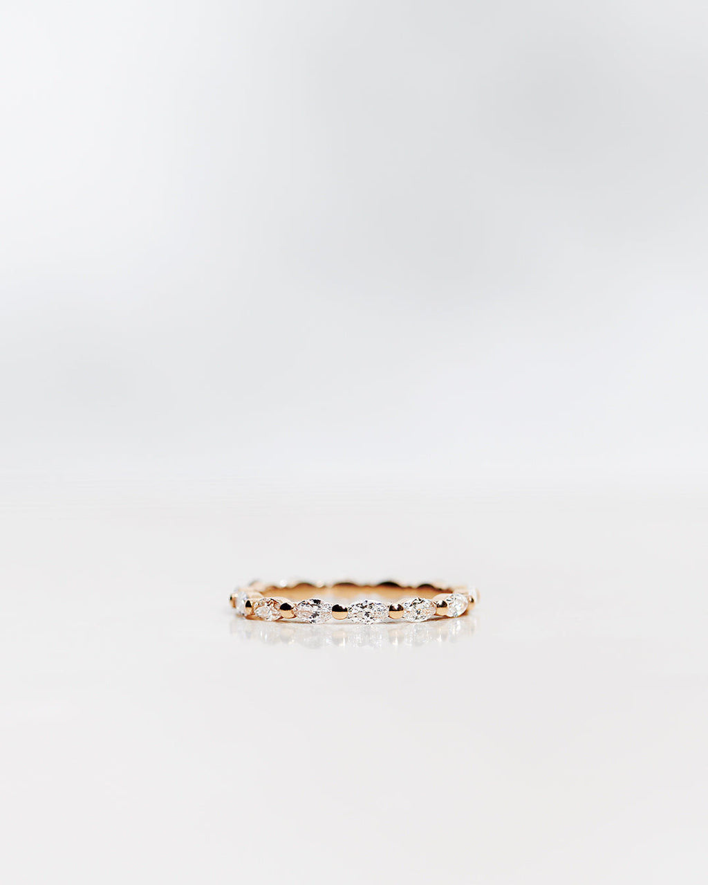 Marquise 18K Gold, Whitegold or Rosegold Ring w. Diamonds