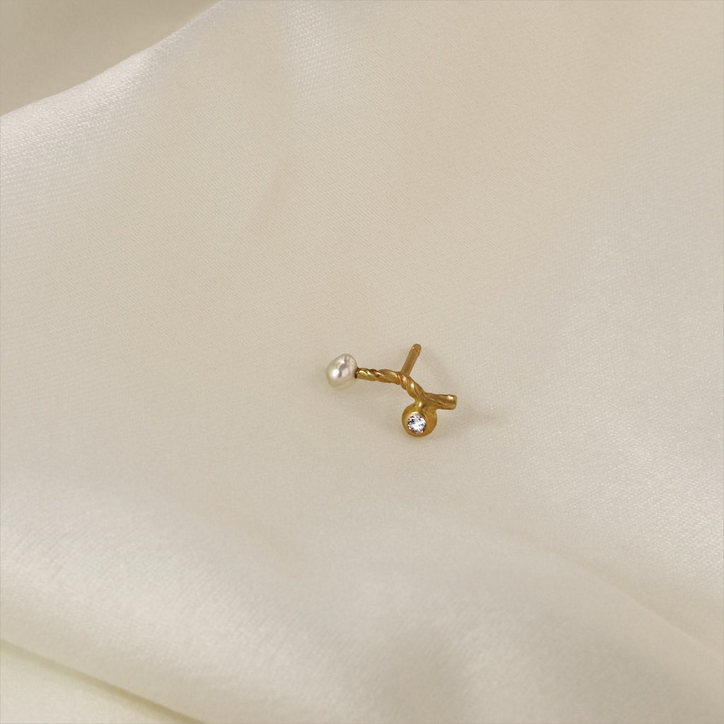 Twisted Pearl 18K Gold Stud w. Diamond & Pearl
