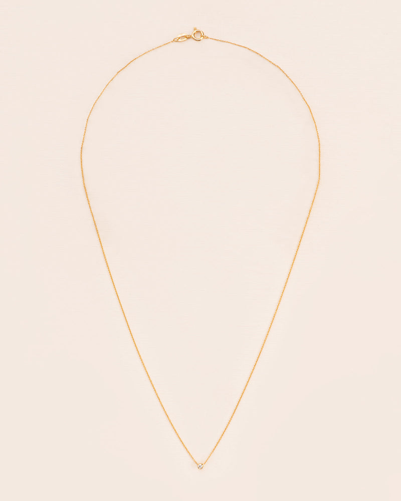 18K Gold Necklace w. White Diamond