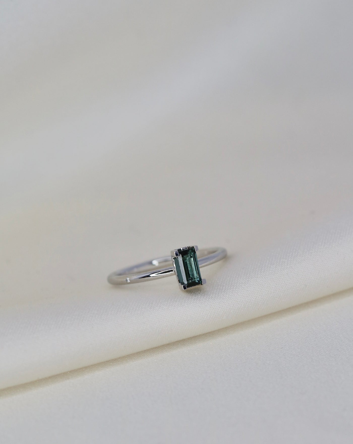 Nord Green S Turned 18K Whitegold Ring w. Tourmaline & Diamond
