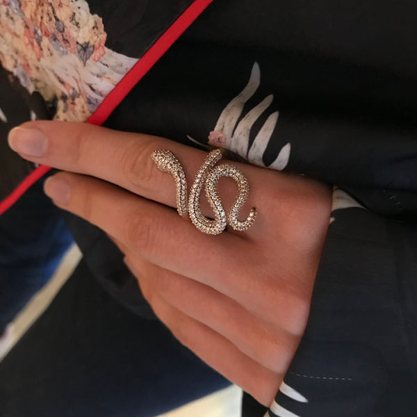 Medium Snakes Pavé 18K Guld Ring m. Diamanter