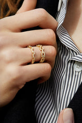 Open Brick 18K Gold Ring w. Diamonds