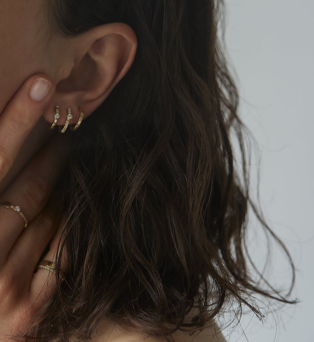 Small 0.00 14K Gold, Whitegold or Rosegold Huggie