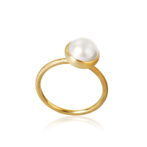 Small Pacific 18K Gold Ring w. White Pearl