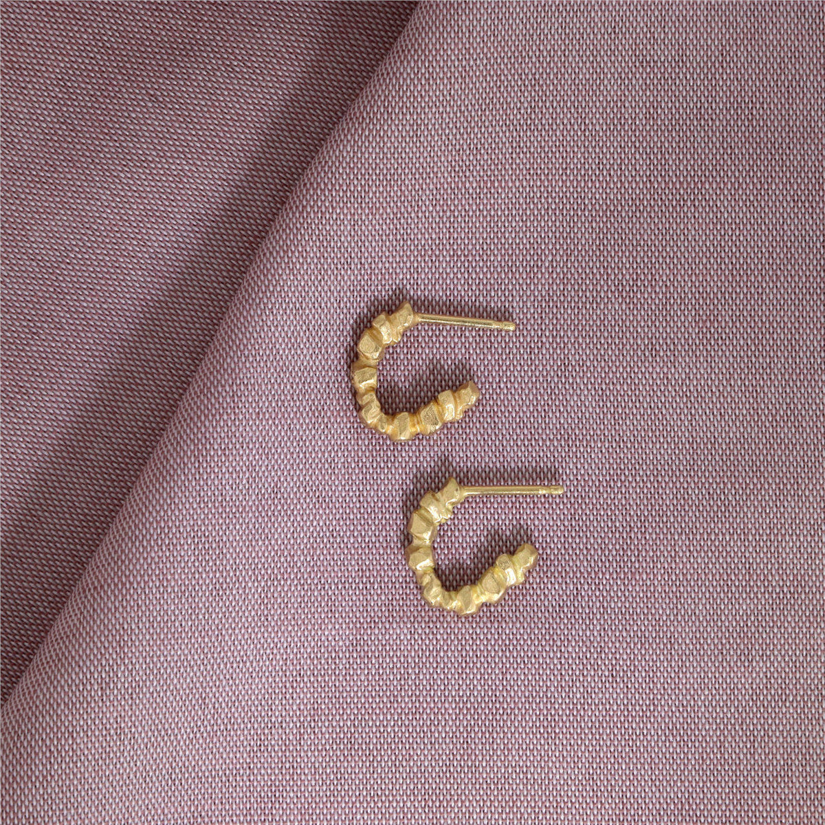 Small Nugget Huggie Hoop Gold