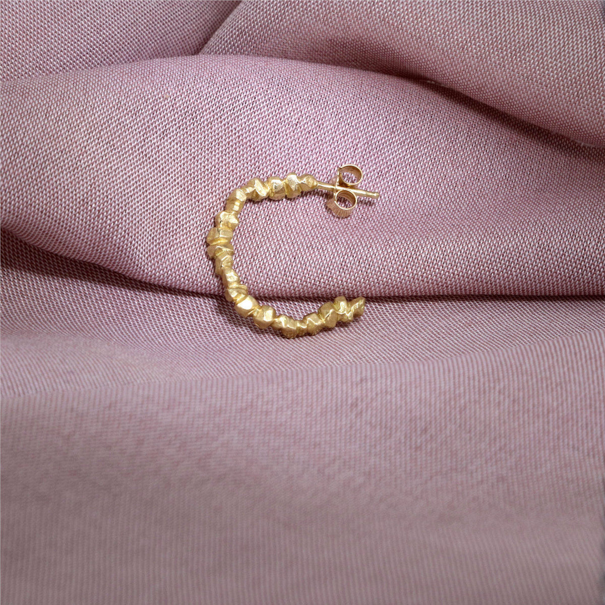 Medium Nugget Hoop Gold
