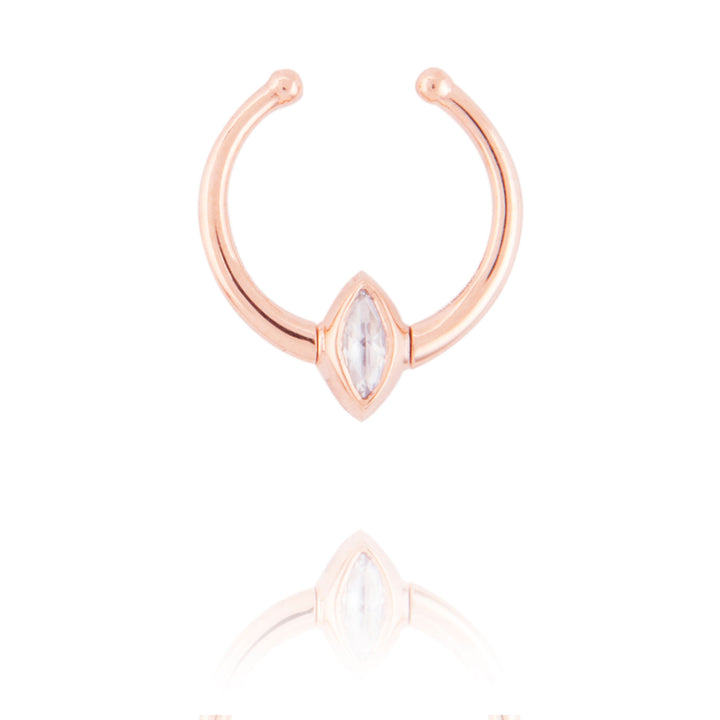 Petit Swinging 18K Rosegold Ear Cuff w. Diamond & Tourmaline