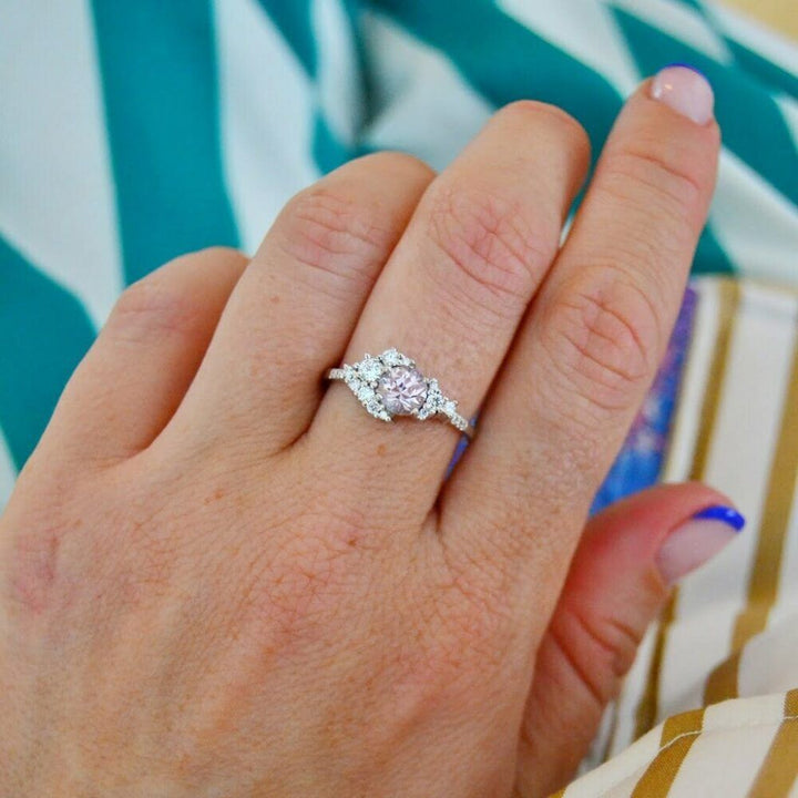 Pokuru 18K Hvidguld Ring m. Diamanter & Safir