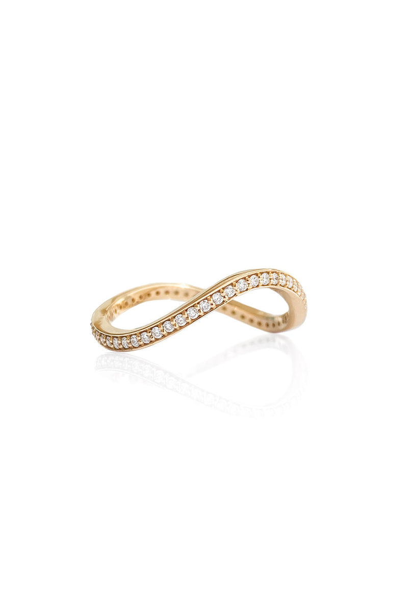 Regular Wave 18K Gold Ring w. Diamonds
