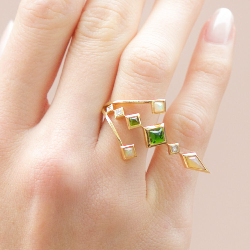 Spectrum Intimo 18k Goldring w. Chromdiopside, Opal & Diamond