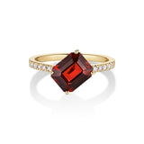 Ratu Goldring aus 18K I Diamanten & Granat