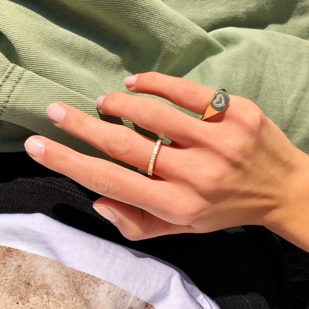 Rock Classic Aligned 18K Gold Ring w. Diamonds