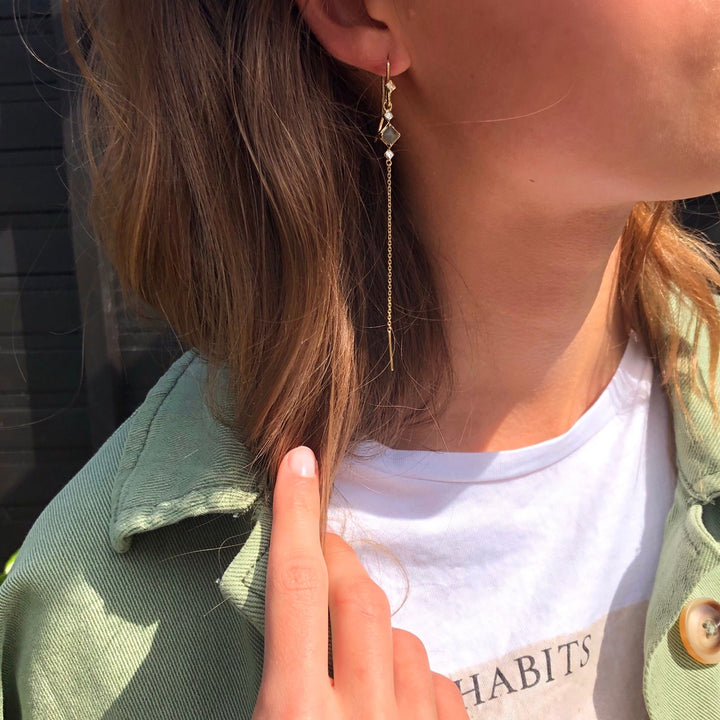 Raw Classic Pointy 18K Gold Earring w. Diamonds