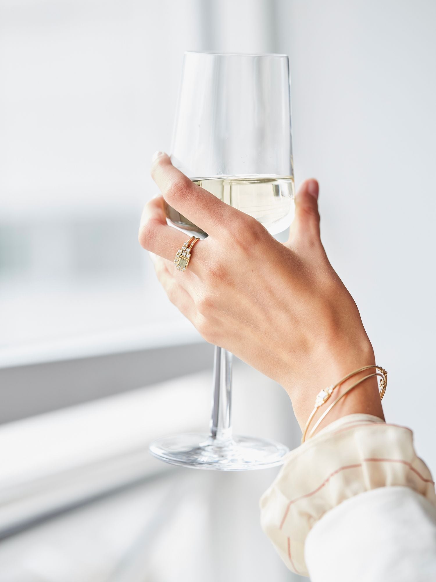 Raw klassischer Curve Goldring 18K I Weiße Diamanten