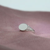 Rock Siegelring aus 18K Weißgold I Diamanten