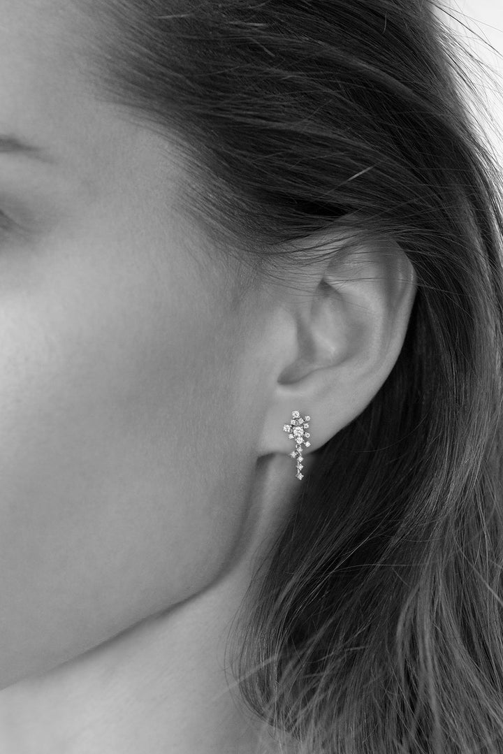 Small Cascade 18K Gold Earring w. Diamonds