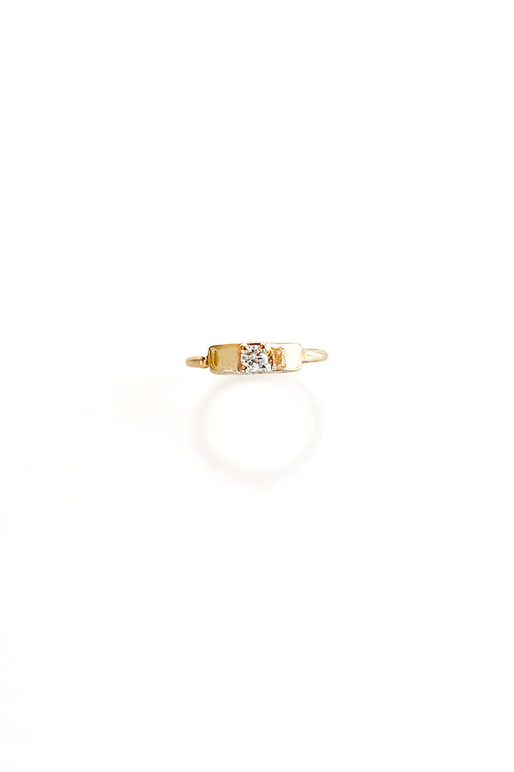 Small Tag 18K Gold Huggie w. Diamond