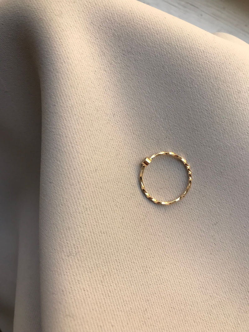 SUN 14K Guld Ring m. Diamant
