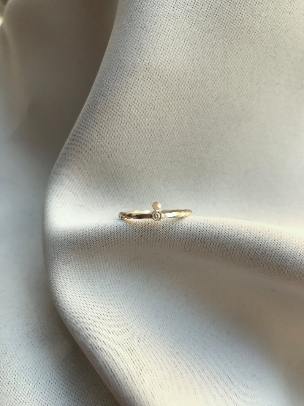 SUN & MOON 8K Gold Ring w. Diamond