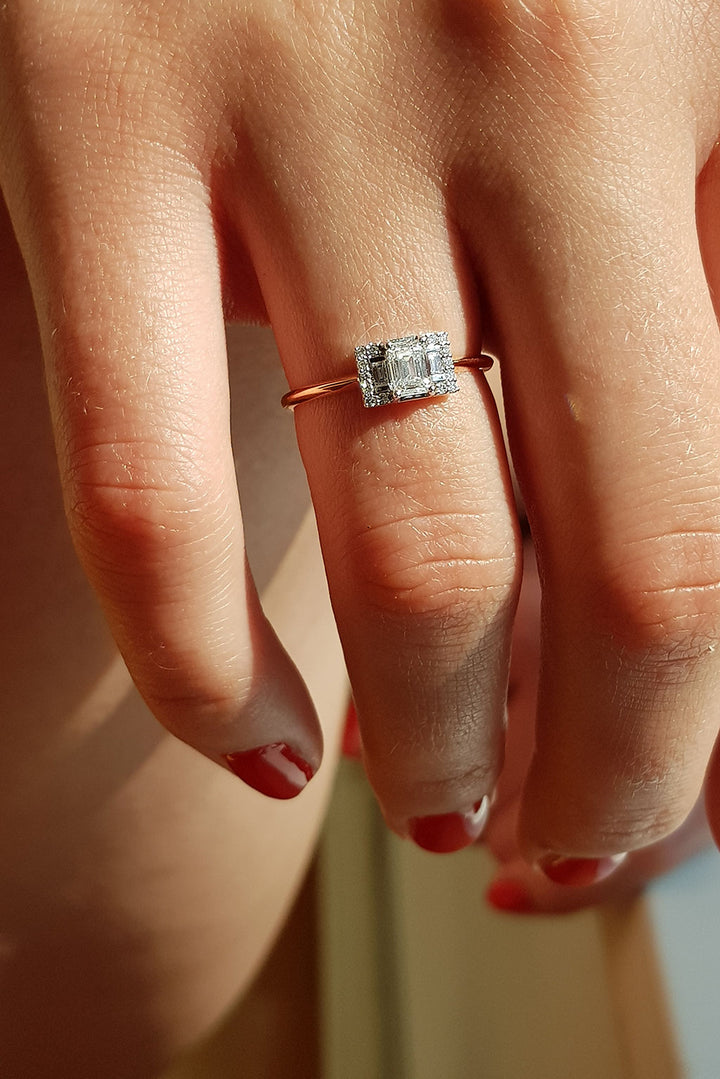 Second Wife Emerald 18K Rosegold & Whitegold Ring w. Diamonds