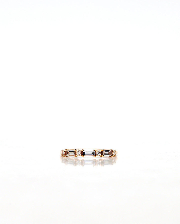 Sania Art Deco Baguette 18K Gold, Whitegold or Rosegold Ring w. Diamonds
