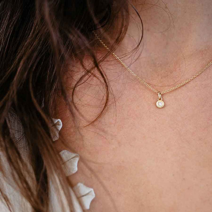 Gocce di ricordi ciondolo d'oro 18k con Diamante coltivato in laboratorio