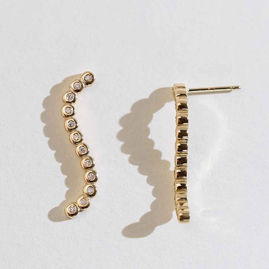 Wave 18K Gold Earrings w. Lab-Grown Diamond