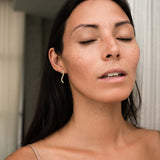 Wave 18K Gold Earrings w. Lab-Grown Diamond